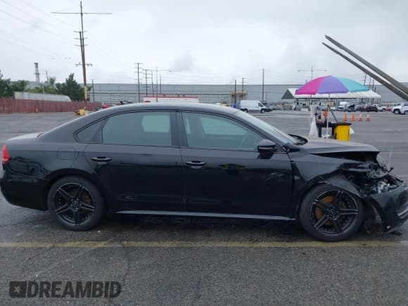 ✅ 2012 Volkswagen Passat S • VIN: 1VWAP7A36CC061323 • Lot: 42057975. Wystawiony na IAAI z przebiegiem 169 588 mil. Bezpłatny archiwum sprzedaży aukcyjnych z USA i szczegółowy raport historii pojazdu na DreamBid. Zdjęcie 13.