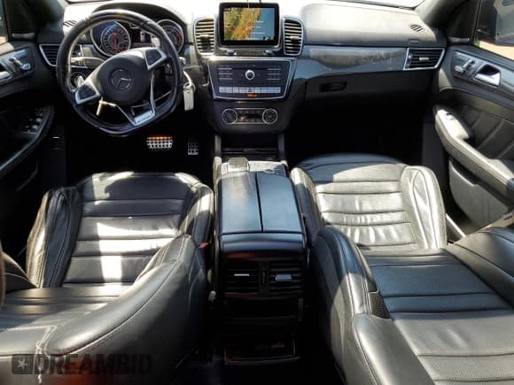 ✅ 2017 Mercedes-Benz GLE 63 S AMG • VIN: 4JGED7FBXHA074250 • Lot: 53626624. Wystawiony na Copart z przebiegiem 68 973 mil. Bezpłatny archiwum sprzedaży aukcyjnych z USA i szczegółowy raport historii pojazdu na DreamBid. Zdjęcie 8.