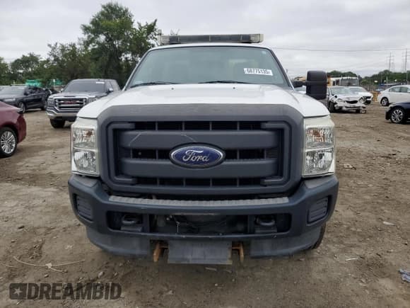 ✅ 2015 Ford F-250 XLT • VIN: 1FTBF2B65FEC15809 • Lot: 68775135. Wystawiony na Copart z przebiegiem 49 079 mil. Bezpłatny archiwum sprzedaży aukcyjnych z USA i szczegółowy raport historii pojazdu na DreamBid. Zdjęcie 5.