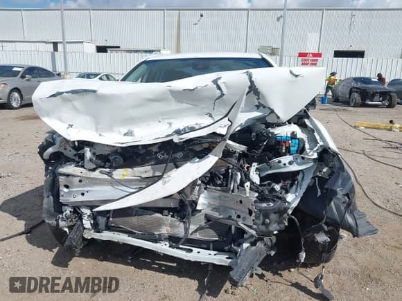 ✅ 2021 Toyota Camry Hybrid LE • VIN: 4T1C31AKXMU021961 • Lot: 43272682. Wystawiony na IAAI z przebiegiem 80 807 mil. Bezpłatny archiwum sprzedaży aukcyjnych z USA i szczegółowy raport historii pojazdu na DreamBid. Zdjęcie 13.