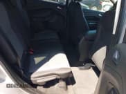 ✅ 2017 Ford Escape SE • VIN: 1FMCU9G93HUB34575 • Lot: 42279592. Wystawiony na IAAI z przebiegiem 71 904 mil. Bezpłatny archiwum sprzedaży aukcyjnych z USA i szczegółowy raport historii pojazdu na DreamBid. Zdjęcie 8.