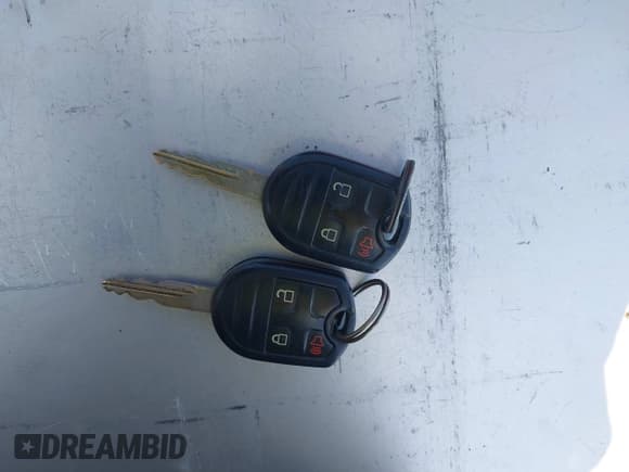 ✅ 2012 Ford F-150 XL • VIN: 1FTEW1CM7CFC36137 • Лот: 42632250. Опубликован ранее на IAAI с пробегом 130 408 миль. Бесплатный доступ к архиву аукционных продаж из США и подробный отчёт об истории автомобиля на DreamBid. Изображение 11.