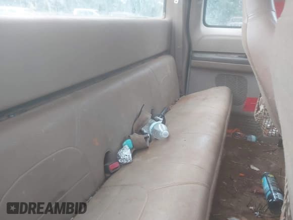 ✅ 1999 Ford F-250 XL • VIN: 1FTNX21LXXED81780 • Lot: 42375831. Listed on IAAI with 329,189 mi. Free auction sales archive from the USA and detailed vehicle history report at DreamBid. Image 8.