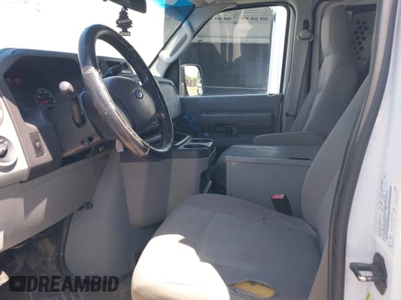 ✅ 2009 Ford Econoline Cargo • VIN: 1FTNE24L89DA20168 • Lot: 42245830. Listed on IAAI with 132,839 mi. Free auction sales archive from the USA and detailed vehicle history report at DreamBid. Image 5.
