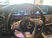 ✅ 2018 Mercedes-Benz S 560 • VIN: WDDUG8GB3JA399510 • Lot: 82129945. Wystawiony na Copart z przebiegiem 121 864 mil. Bezpłatny archiwum sprzedaży aukcyjnych z USA i szczegółowy raport historii pojazdu na DreamBid. Zdjęcie 13.