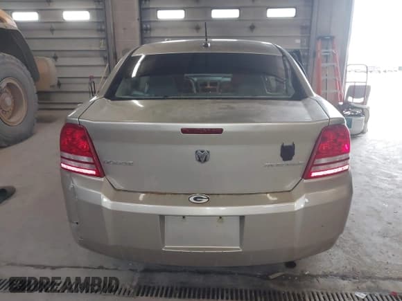 ✅ 2009 Dodge Avenger SE • VIN: 1B3LC46B09N526151 • Lot: 41888715. Wystawiony na IAAI z przebiegiem 230 566 mil. Bezpłatny archiwum sprzedaży aukcyjnych z USA i szczegółowy raport historii pojazdu na DreamBid. Zdjęcie 16.