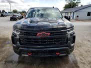 ✅ 2022 Chevrolet Silverado 1500 LT Trail Boss • VIN: 3GCUDFETXNG503890 • Lot: 55646935. Wystawiony na Copart z przebiegiem 32 407 mil. Bezpłatny archiwum sprzedaży aukcyjnych z USA i szczegółowy raport historii pojazdu na DreamBid. Zdjęcie 5.