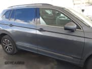 ✅ 2018 Volkswagen Tiguan SEL • VIN: 3VV3B7AX5JM190020 • Лот: 42260228. Опубликован ранее на IAAI с пробегом 83 142 миль. Бесплатный доступ к архиву аукционных продаж из США и подробный отчёт об истории автомобиля на DreamBid. Изображение 14.