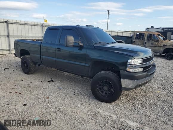 ✅ 2002 Chevrolet Silverado 2500HD LS • VIN: 1GCHC29U12E296292 • Lot: 86522635. Wystawiony na Copart z przebiegiem 274 863 mil. Bezpłatny archiwum sprzedaży aukcyjnych z USA i szczegółowy raport historii pojazdu na DreamBid. Zdjęcie 4.