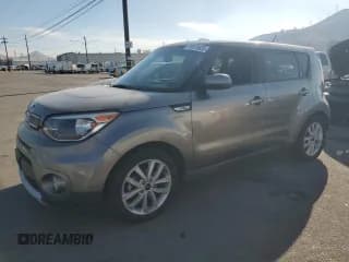 ✅ 2019 Kia Soul + • VIN: KNDJP3A5XK7650668 • Lot: 91018435. Wystawiony na Copart z przebiegiem 119 567 mil. Bezpłatny archiwum sprzedaży aukcyjnych z USA i szczegółowy raport historii pojazdu na DreamBid. Zdjęcie 1.