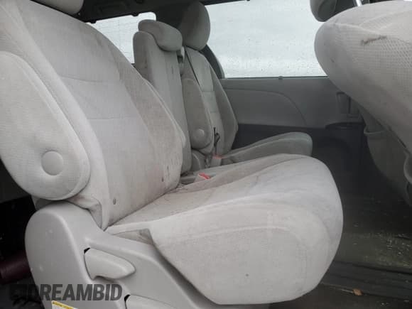 ✅ 2016 Toyota Sienna LE AAS • VIN: 5TDKK3DC2GS693055 • Lot: 71689645. Listed on Copart with 157,868 mi. Free auction sales archive from the USA and detailed vehicle history report at DreamBid. Image 11.