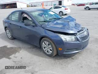 2014 Chevrolet Cruze LS с VIN 1G1PB5SH9E7216607, выставлен на аукционе IAAI как лот 42318797 с пробегом 43 276 миль миль и . История ставок и продаж доступна на DreamBid. Изображение 1.