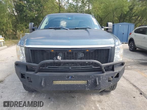 ✅ 2007 Chevrolet Silverado 2500HD Work Truck • VIN: 1GCHK29K97E574543 • Лот: 84603735. Опубликован ранее на Copart с пробегом 230 431 миль. Бесплатный доступ к архиву аукционных продаж из США и подробный отчёт об истории автомобиля на DreamBid. Изображение 5.