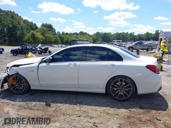 ✅ 2019 Mercedes-Benz C 43 AMG • VIN: 55SWF6EB9KU304940 • Lot: 43096578. Listed on IAAI with 50,441 mi. Free auction sales archive from the USA and detailed vehicle history report at DreamBid. Image 14.