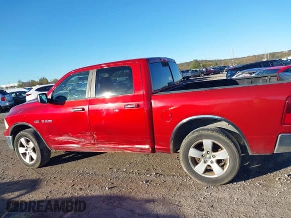 ✅ 2009 Dodge 1500 SLT • VIN: 1D3HV13T99S718137 • Lot: 40863172. Wystawiony na IAAI z przebiegiem 159 564 mil. Bezpłatny archiwum sprzedaży aukcyjnych z USA i szczegółowy raport historii pojazdu na DreamBid. Zdjęcie 15.