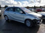 ✅ 2017 Mercedes-Benz B B 250e • VIN: WDDVP9AB8HJ012348 • Лот: 40784634. Опубликован ранее на Copart с пробегом 23 673 миль. Бесплатный доступ к архиву аукционных продаж из США и подробный отчёт об истории автомобиля на DreamBid. Изображение 4.