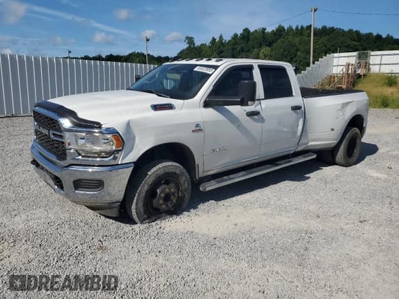 ✅ 2019 Ram 3500 Tradesman • VIN: 3C63RRGL0KG715972 • Lot: 65523955. Listed on Copart with 151,459 mi. Free auction sales archive from the USA and detailed vehicle history report at DreamBid. Image 1.