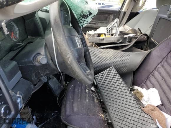 2017 Ram 1500 Express z VIN 3C6RR7KT7HG718480, wystawiony jako Copart lot #85784375 z przebiegiem Nie podano mil oraz Szkoda całkowita • Salvage title. Historia ofert i sprzedaży dostępna na DreamBid. Obrazek 7.