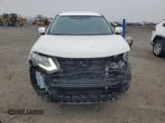 ✅ 2017 Nissan Rogue SV • VIN: JN8AT2MT1HW135402 • Lot: 93050225. Wystawiony na Copart z przebiegiem 184 136 mil. Bezpłatny archiwum sprzedaży aukcyjnych z USA i szczegółowy raport historii pojazdu na DreamBid. Zdjęcie 5.