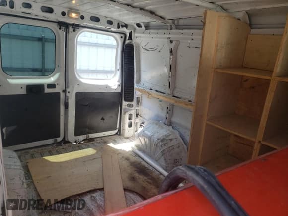 ✅ 2018 Ram ProMaster Cargo • VIN: 3C6TRVAG1JE104170 • Lot: 66542815. Wystawiony na Copart z przebiegiem Nie podano. Bezpłatny archiwum sprzedaży aukcyjnych z USA i szczegółowy raport historii pojazdu na DreamBid. Zdjęcie 10.