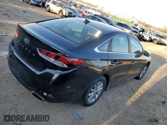 ✅ 2019 Hyundai Sonata SE • VIN: 5NPE24AF6KH755606 • Лот: 68523582. Опубликован ранее на Copart с пробегом 56 131 миль. Бесплатный доступ к архиву аукционных продаж из США и подробный отчёт об истории автомобиля на DreamBid. Изображение 3.