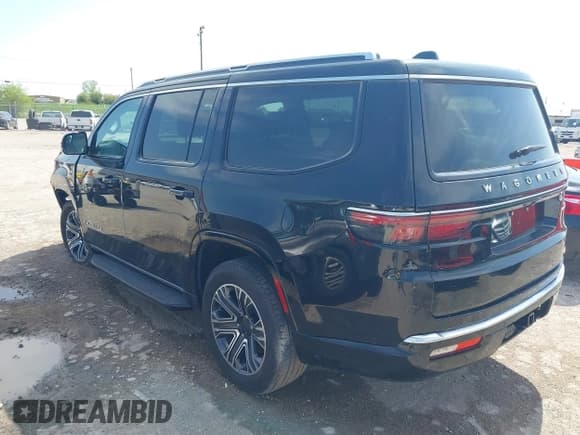✅ 2024 Jeep Wagoneer Series II • VIN: 1C4SJUBP9RS160032 • Lot: 41931062. Listed on IAAI with 11,718 mi. Free auction sales archive from the USA and detailed vehicle history report at DreamBid. Image 3.