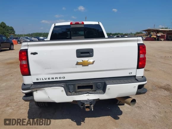 ✅ 2017 Chevrolet Silverado 2500HD LT • VIN: 1GC1KVEY9HF181540 • Lot: 43017957. Listed on IAAI with 198,394 mi. Free auction sales archive from the USA and detailed vehicle history report at DreamBid. Image 16.