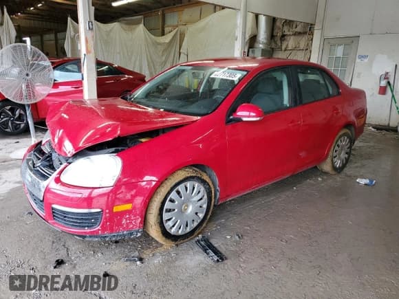 ✅ 2008 Volkswagen Jetta S • VIN: 3VWJM71K48M057664 • Lot: 82717305. Wystawiony na Copart z przebiegiem 127 021 mil. Bezpłatny archiwum sprzedaży aukcyjnych z USA i szczegółowy raport historii pojazdu na DreamBid. Zdjęcie 1.