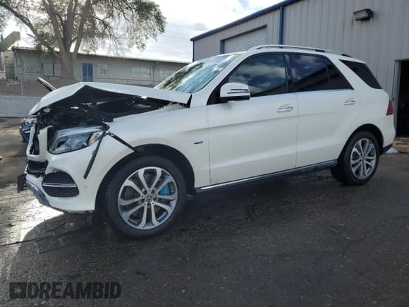 ✅ 2017 Mercedes-Benz GLE 550e • VIN: 4JGDA6DB5HA992070 • Lot: 72261464. Listed on Copart with 60,678 mi. Free auction sales archive from the USA and detailed vehicle history report at DreamBid. Image 1.
