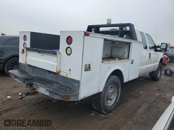 ✅ 2013 Ford F-350 XL • VIN: 1FT8X3B64DEB77676 • Lot: 48233475. Wystawiony na Copart z przebiegiem 205 292 mil. Bezpłatny archiwum sprzedaży aukcyjnych z USA i szczegółowy raport historii pojazdu na DreamBid. Zdjęcie 3.