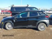 ✅ 2020 Hyundai Kona SEL • VIN: KM8K22AA3LU436940 • Лот: 43497566. Опубликован ранее на IAAI с пробегом 63 137 миль. Бесплатный доступ к архиву аукционных продаж из США и подробный отчёт об истории автомобиля на DreamBid. Изображение 14.