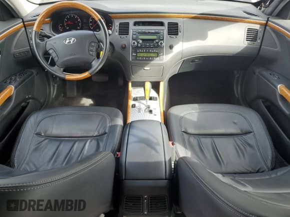 ✅ 2007 Hyundai Azera SE • VIN: KMHFC46F47A181897 • Лот: 76106303. Размещён на Copart с пробегом 39 959 миль миль. Получите бесплатный доступ к архиву аукционных продаж из США и посмотрите подробный отчёт об истории автомобиля на DreamBid. Изображение 8.