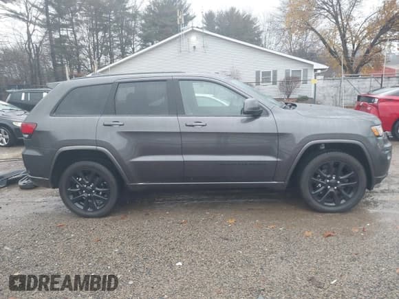 ✅ 2017 Jeep Grand Cherokee Altitude • VIN: 1C4RJFAG6HC768143 • Lot: 43790168. Listed on IAAI with 15,245 mi. Free auction sales archive from the USA and detailed vehicle history report at DreamBid. Image 14.