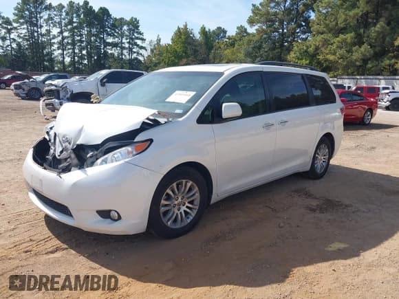 ✅ 2016 Toyota Sienna XLE • VIN: 5TDYK3DC5GS759947 • Лот: 43501068. Опубликован ранее на IAAI с пробегом 194 054 миль. Бесплатный доступ к архиву аукционных продаж из США и подробный отчёт об истории автомобиля на DreamBid. Изображение 17.