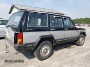✅ 1987 Jeep Grand Wagoneer • VIN: 1JCMR7518HT063048 • Lot: 67514294. Wystawiony na Copart z przebiegiem 111 399 mil. Bezpłatny archiwum sprzedaży aukcyjnych z USA i szczegółowy raport historii pojazdu na DreamBid. Zdjęcie 3.