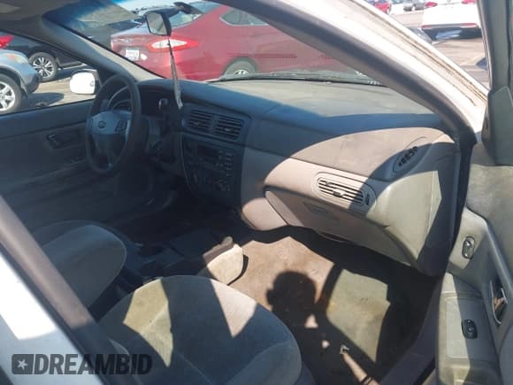 ✅ 2001 Ford Taurus SES • VIN: 1FAFP55U21G266598 • Lot: 43221102. Listed on IAAI with 313,632 mi. Free auction sales archive from the USA and detailed vehicle history report at DreamBid. Image 5.