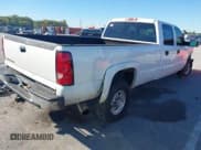 ✅ 2005 Chevrolet Silverado 2500HD LS • VIN: 1GCHK23225F829520 • Lot: 43518276. Wystawiony na IAAI z przebiegiem 276 568 mil. Bezpłatny archiwum sprzedaży aukcyjnych z USA i szczegółowy raport historii pojazdu na DreamBid. Zdjęcie 4.