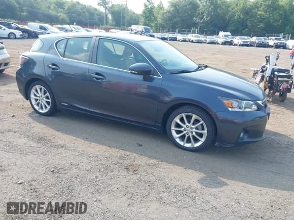 ✅ 2011 Lexus CT 200h • VIN: JTHKD5BH0B2039237 • Lot: 42863629. Wystawiony na IAAI z przebiegiem 74 580 mil. Bezpłatny archiwum sprzedaży aukcyjnych z USA i szczegółowy raport historii pojazdu na DreamBid. Zdjęcie 1.