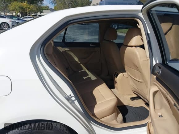 ✅ 2008 Volkswagen Jetta SE • VIN: 3VWRM71K08M108404 • Lot: 41595159. Listed on IAAI with 125,031 mi. Free auction sales archive from the USA and detailed vehicle history report at DreamBid. Image 8.