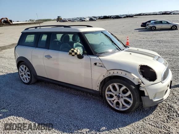 ✅ 2009 MINI Clubman S • VIN: WMWMM33549TP73755 • Lot: 87198655. Listed on Copart with Not provided. Free auction sales archive from the USA and detailed vehicle history report at DreamBid. Image 4.