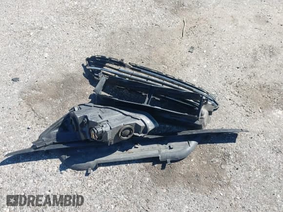 ✅ 2016 Ford Focus Titanium • VIN: 1FADP3N25GL345869 • Lot: 43591957. Wystawiony na IAAI z przebiegiem Nie podano. Bezpłatny archiwum sprzedaży aukcyjnych z USA i szczegółowy raport historii pojazdu na DreamBid. Zdjęcie 12.