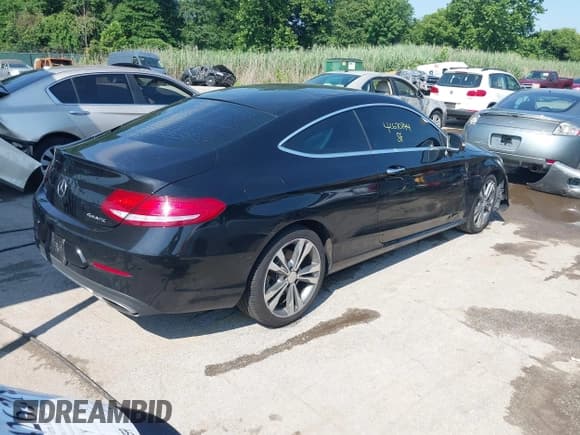 ✅ 2017 Mercedes-Benz C 300 • VIN: WDDWJ4KB0HF373454 • Lot: 42670744. Listed on IAAI with 132,661 mi. Free auction sales archive from the USA and detailed vehicle history report at DreamBid. Image 4.
