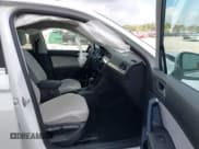 ✅ 2020 Volkswagen Tiguan SE • VIN: 3VV2B7AX2LM006165 • Lot: 43451353. Wystawiony na IAAI z przebiegiem 99 099 mil. Bezpłatny archiwum sprzedaży aukcyjnych z USA i szczegółowy raport historii pojazdu na DreamBid. Zdjęcie 5.