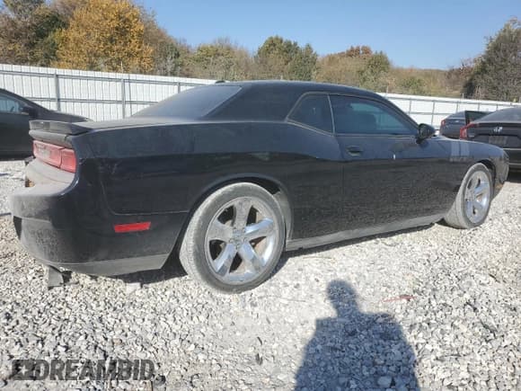 ✅ 2012 Dodge Challenger R/T • VIN: 2C3CDYBT2CH284758 • Lot: 76777864. Wystawiony na Copart z przebiegiem 121 719 mil. Bezpłatny archiwum sprzedaży aukcyjnych z USA i szczegółowy raport historii pojazdu na DreamBid. Zdjęcie 3.