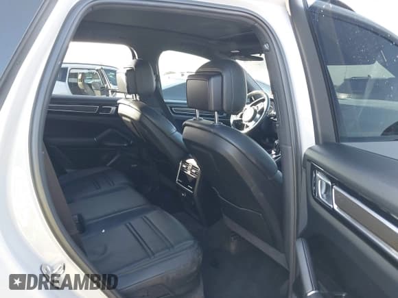 ✅ 2020 Porsche Cayenne • VIN: WP1AA2AY0LDA05728 • Lot: 41485296. Listed on IAAI with Not provided. Free auction sales archive from the USA and detailed vehicle history report at DreamBid. Image 8.