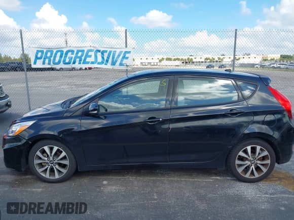 2017 Hyundai Accent Sport с VIN KMHCU5AEXHU354181, выставлен на аукционе IAAI как лот 43485384 с пробегом 88 902 миль миль и . История ставок и продаж доступна на DreamBid. Изображение 14.