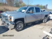 ✅ 2017 Chevrolet Silverado 2500HD LT • VIN: 1GC1KVEY7HF169306 • Lot: 41984377. Wystawiony na IAAI z przebiegiem 198 184 mil. Bezpłatny archiwum sprzedaży aukcyjnych z USA i szczegółowy raport historii pojazdu na DreamBid. Zdjęcie 2.