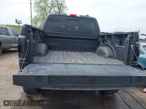 ✅ 2022 Ford F-150 XL • VIN: 1FTFW1E59NKD05933 • Lot: 42080568. Listed on IAAI with Not provided. Free auction sales archive from the USA and detailed vehicle history report at DreamBid. Image 17.
