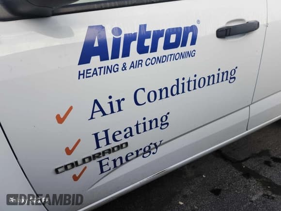 ✅ 2019 Chevrolet Colorado 2WD Work Truck • VIN: 1GCHSBEA1K1166910 • Лот: 42195695. Опубликован ранее на IAAI с пробегом 172 567 миль. Бесплатный доступ к архиву аукционных продаж из США и подробный отчёт об истории автомобиля на DreamBid. Изображение 1.