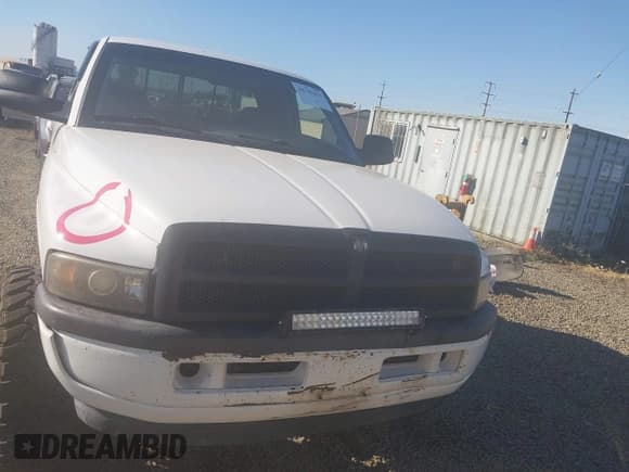 ✅ 1998 Dodge 2500 • VIN: 1B7KF2363WJ175493 • Lot: 42791635. Wystawiony na IAAI z przebiegiem 240 056 mil. Bezpłatny archiwum sprzedaży aukcyjnych z USA i szczegółowy raport historii pojazdu na DreamBid. Zdjęcie 13.
